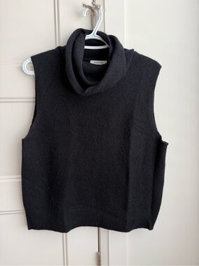 Babaton Black Sleeveless Cashmere Turtleneck Sweater